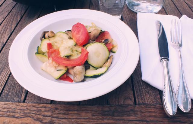 summery steamed zucchini with mushrooms and tomatoes