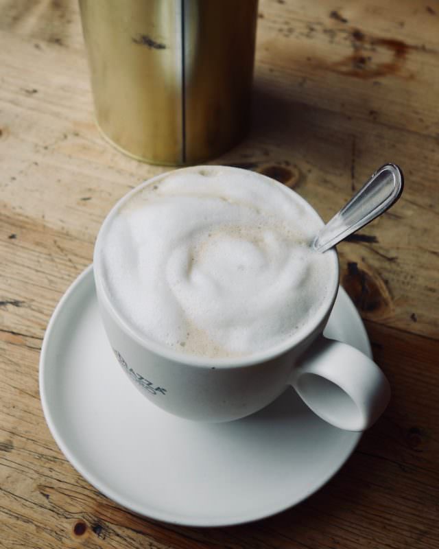 Der Cappuccino in der Löffelbar in Düsseldorf